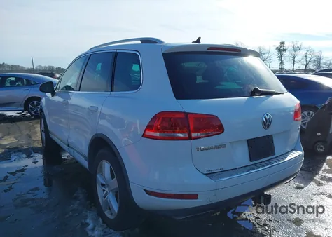 2014 Volkswagen Touareg 3.6L Lux из США, поврежденный, VIN WVGEF9BP6ED003600